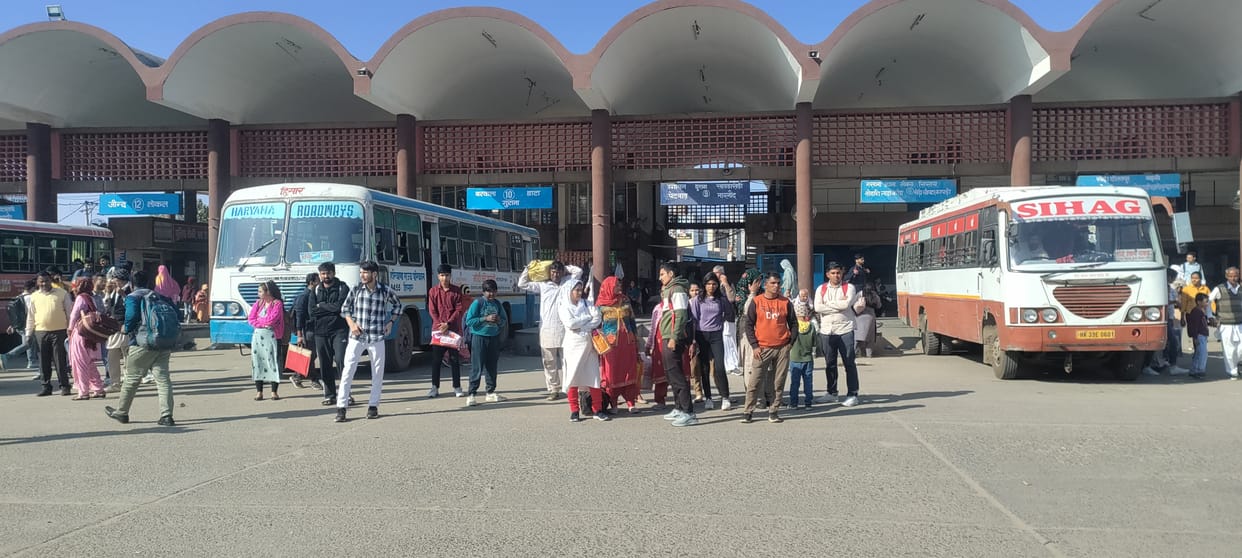 roadways buses running on local routes