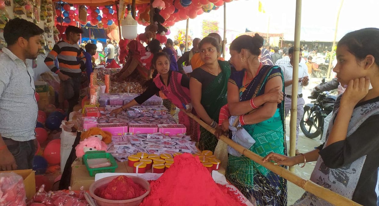 Thousands took a dip of faith on Magh Purnima