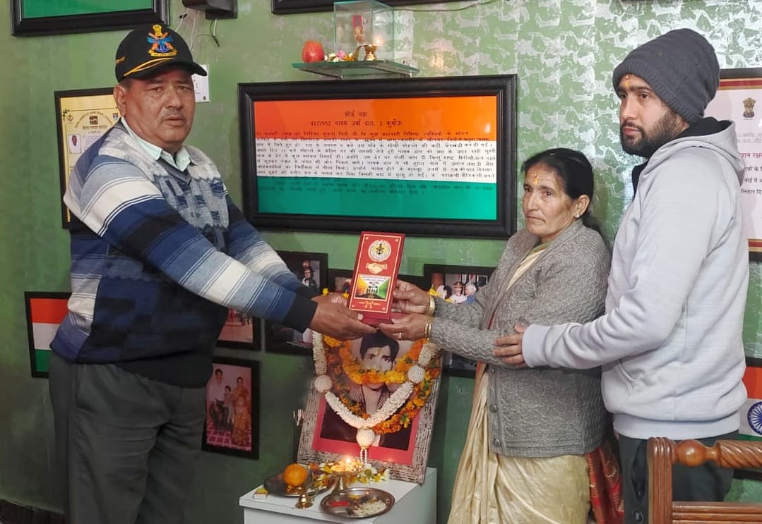 Tributes paid to martyr hero Urwa Dutt on his death anniversary