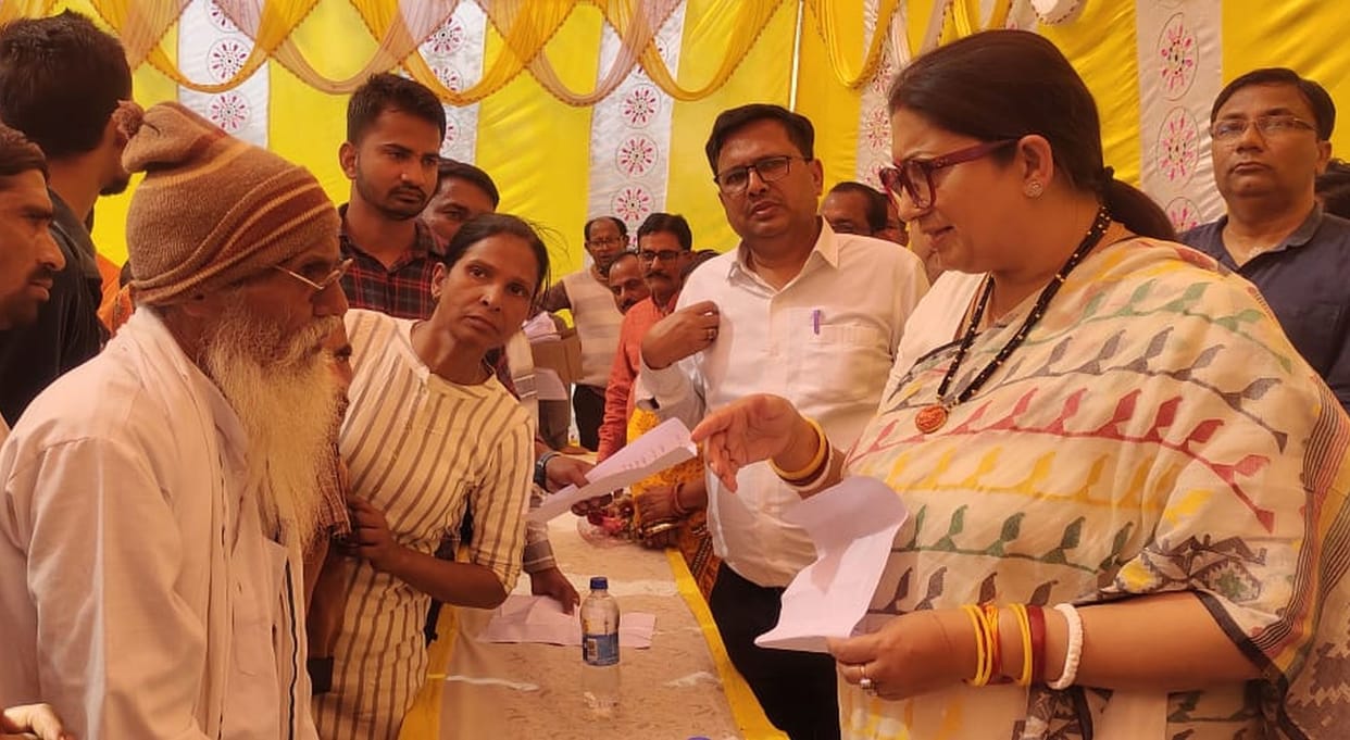 Like Gandhi family, she doesn't lie, when I say it, I do it: Smriti Irani