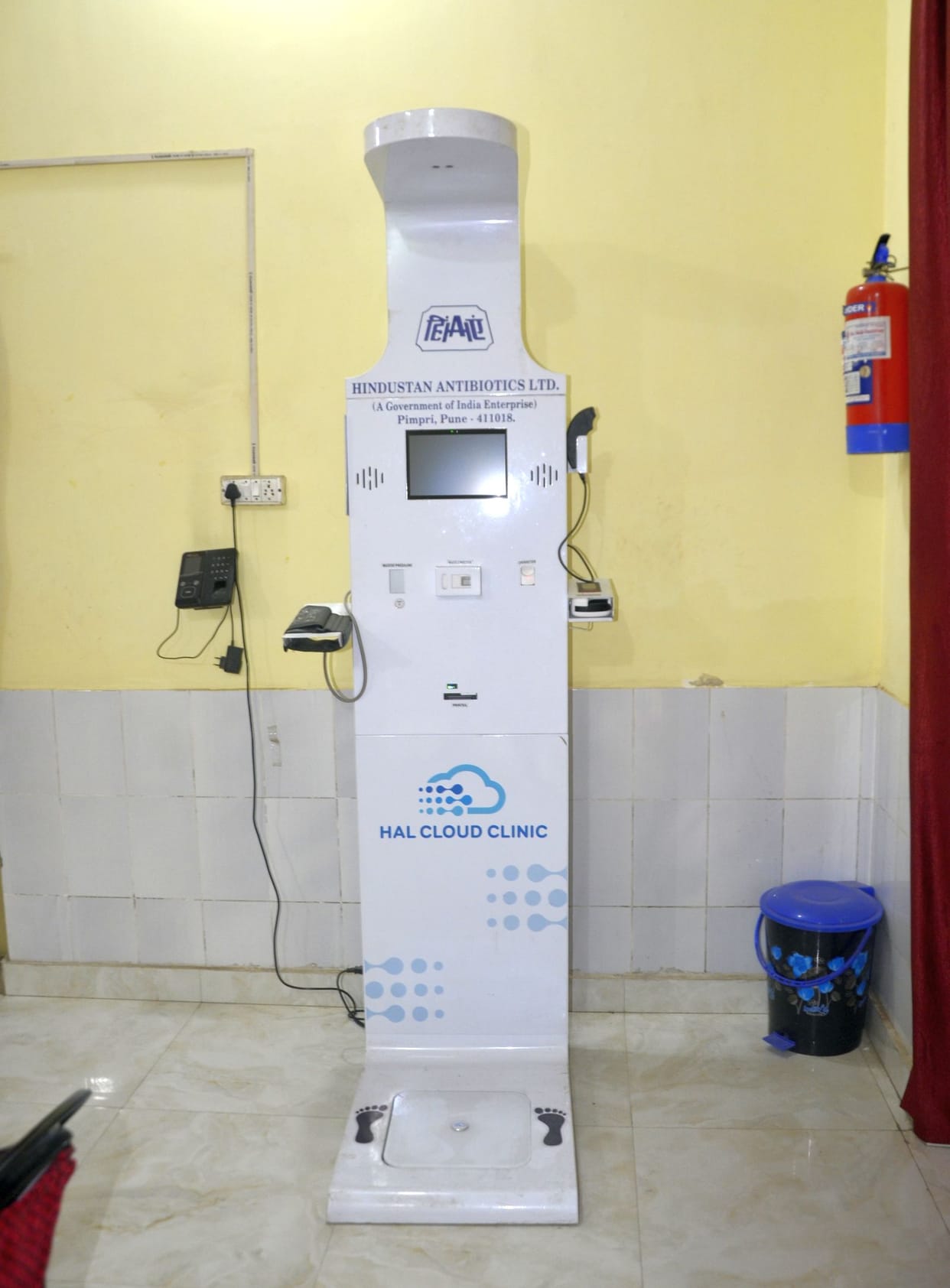 Health ATM becomes showpiece, patients stand in line for testing