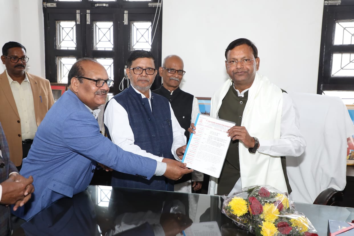 Demand to give equal pay scale to Accounts Assistants of Central Secretariat