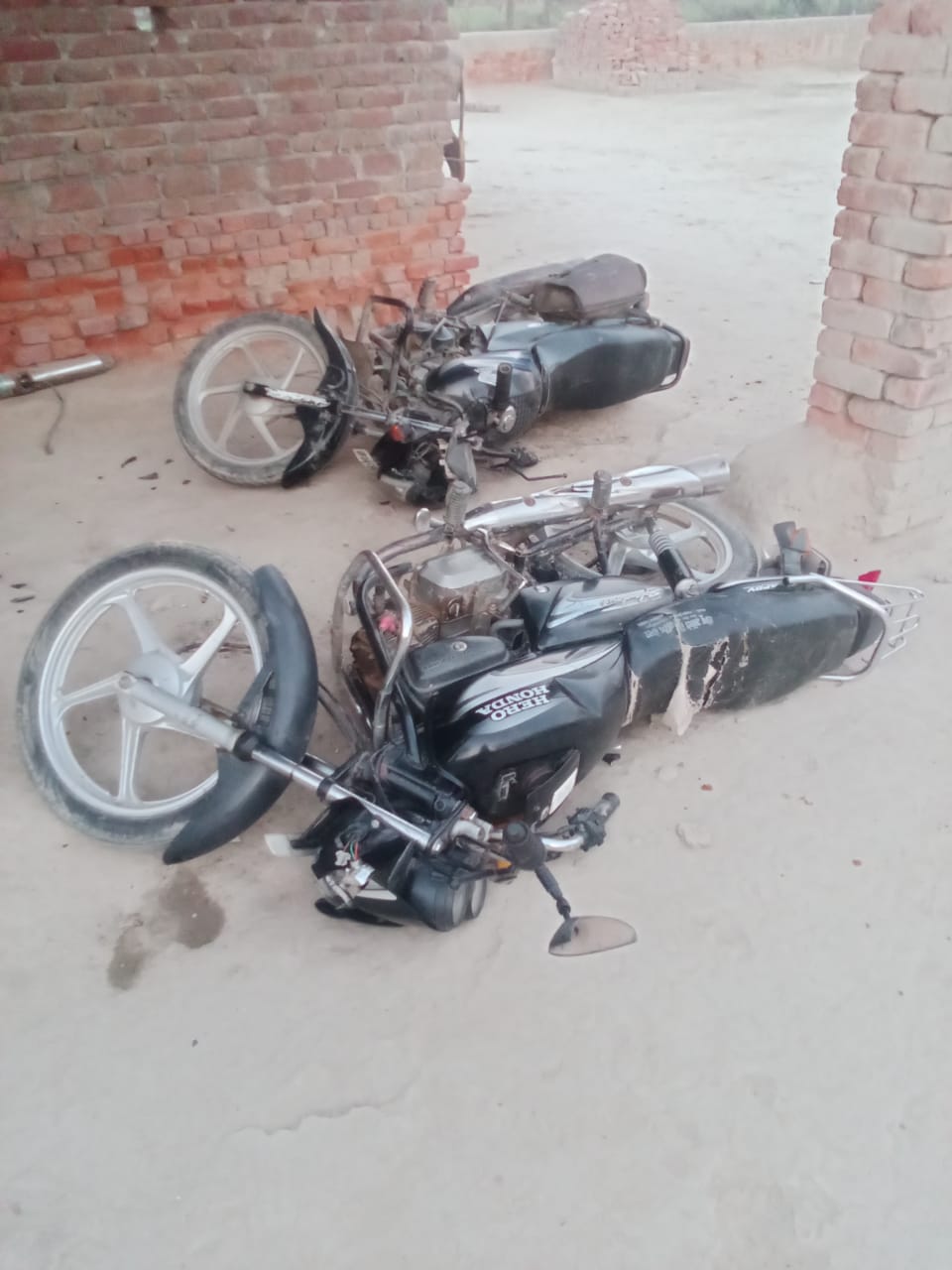 The villagers beat up the policemen who went to arrest the wanted man