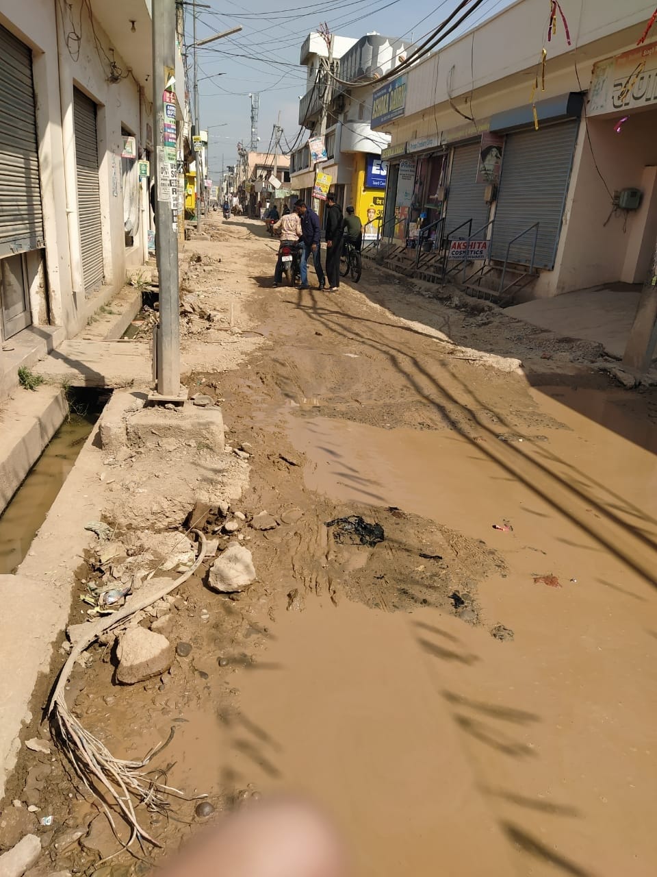 Two km road broken since last two years, difficult to reach Babyal
