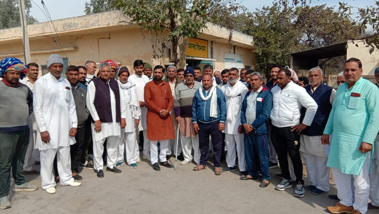 Farmers raised slogans fearing change of mill contractor
