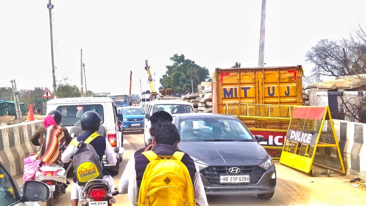 Dabwali Highway opened after the accident, remained jammed with vehicles throughout the day