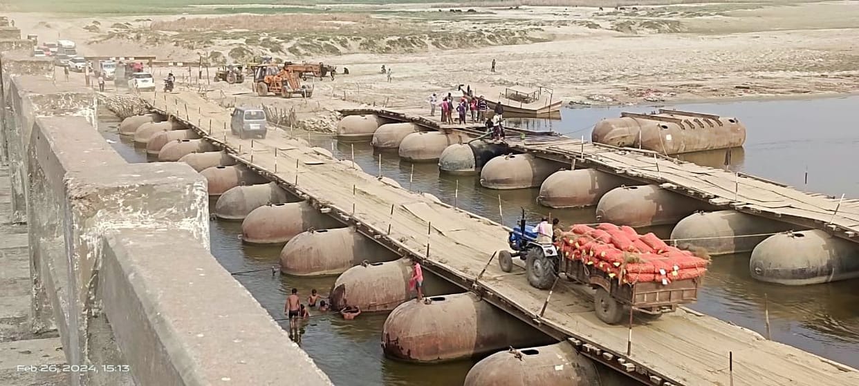 Kolaghat: Second pontoon bridge damaged again