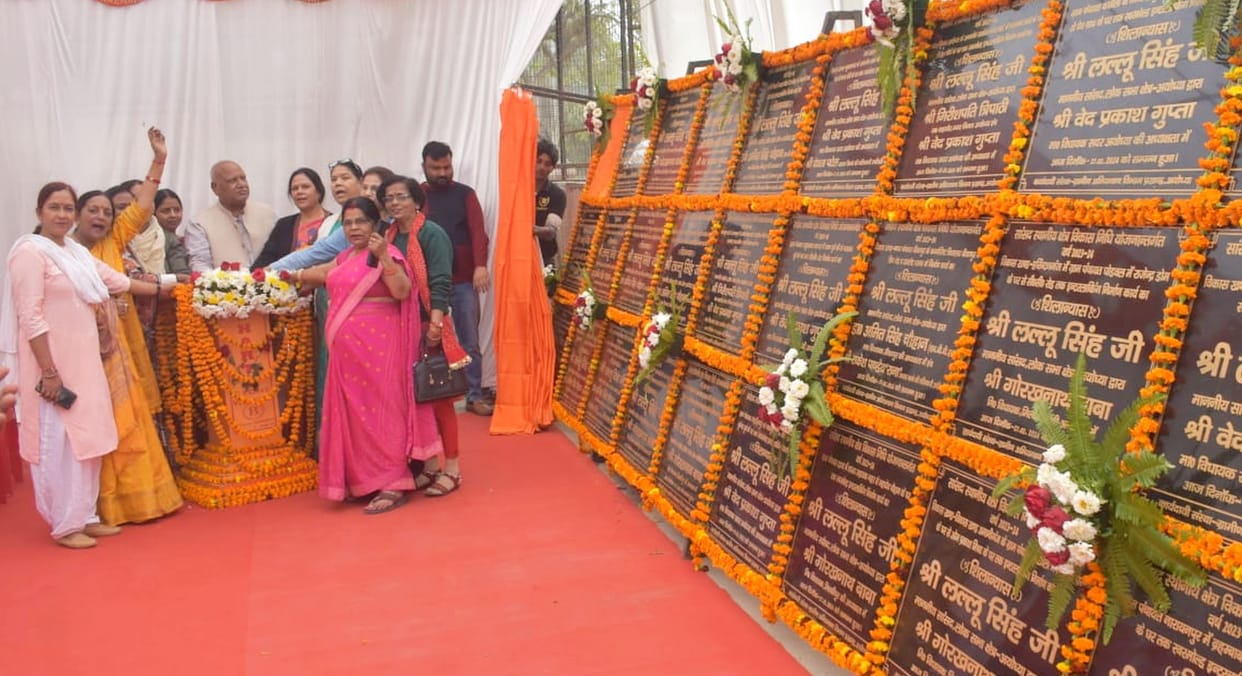 Gandhi and Lodhi memorial will be constructed along 35 roads