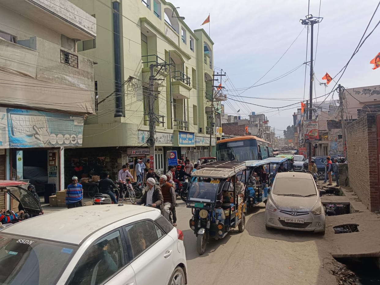Be careful, there are dangers on the roads of smart city