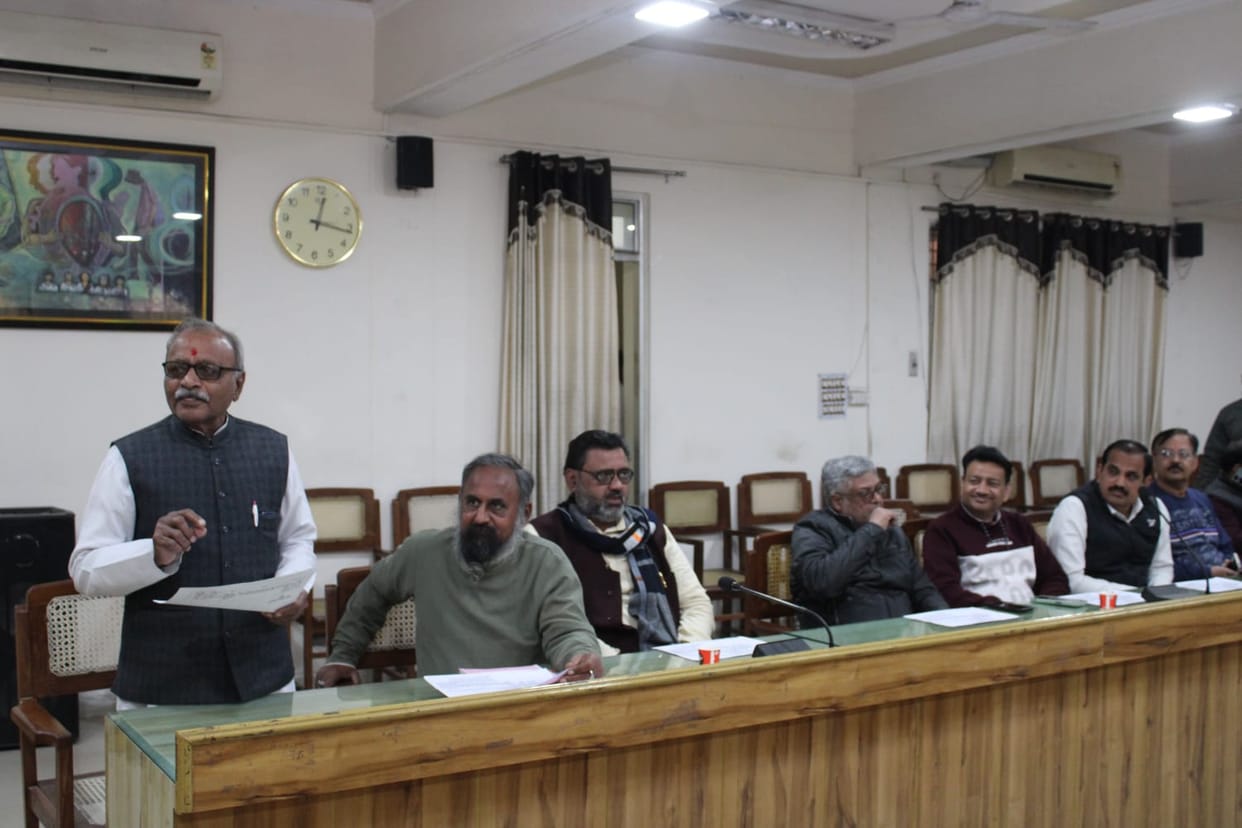 Issue of road widening, jam and non-installation of lights looms large in Udyog Bandhu meeting