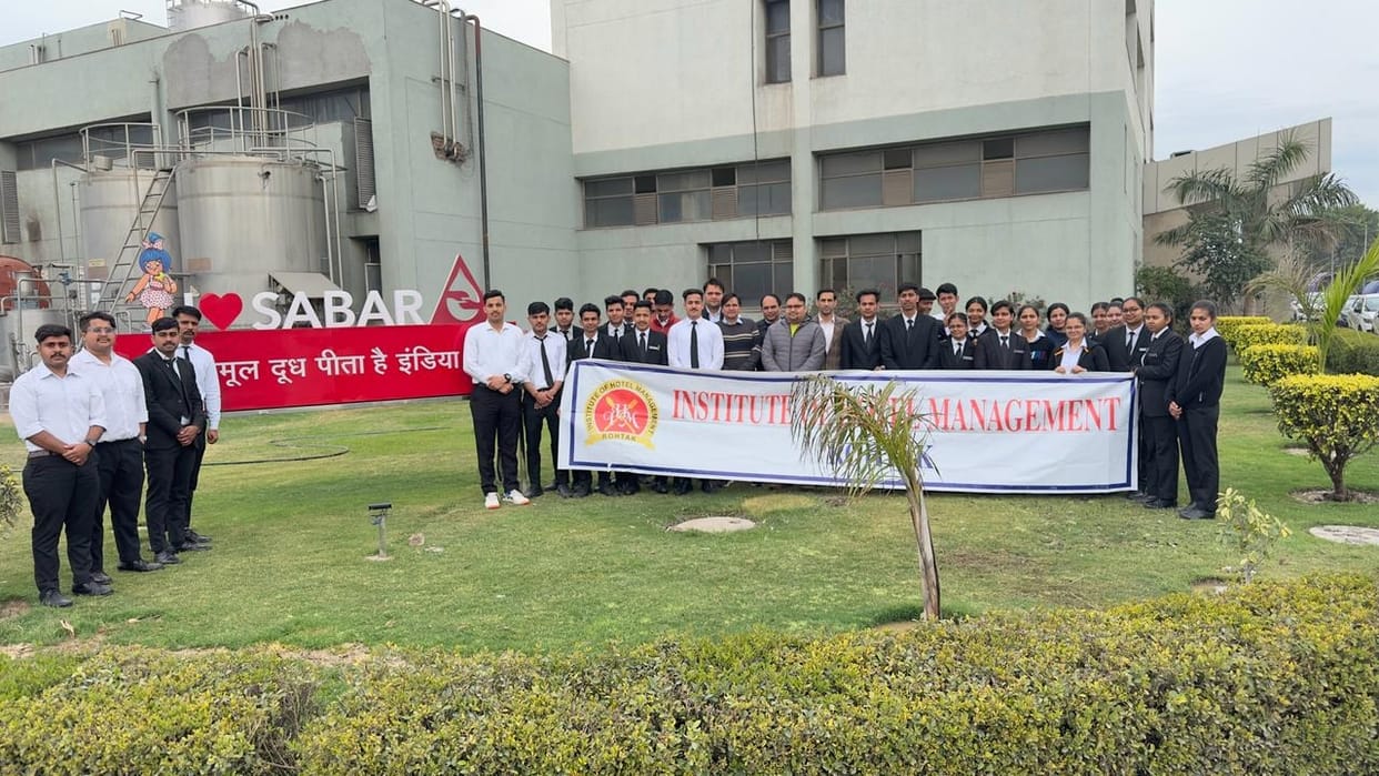 Students did educational tour of Amul Plant