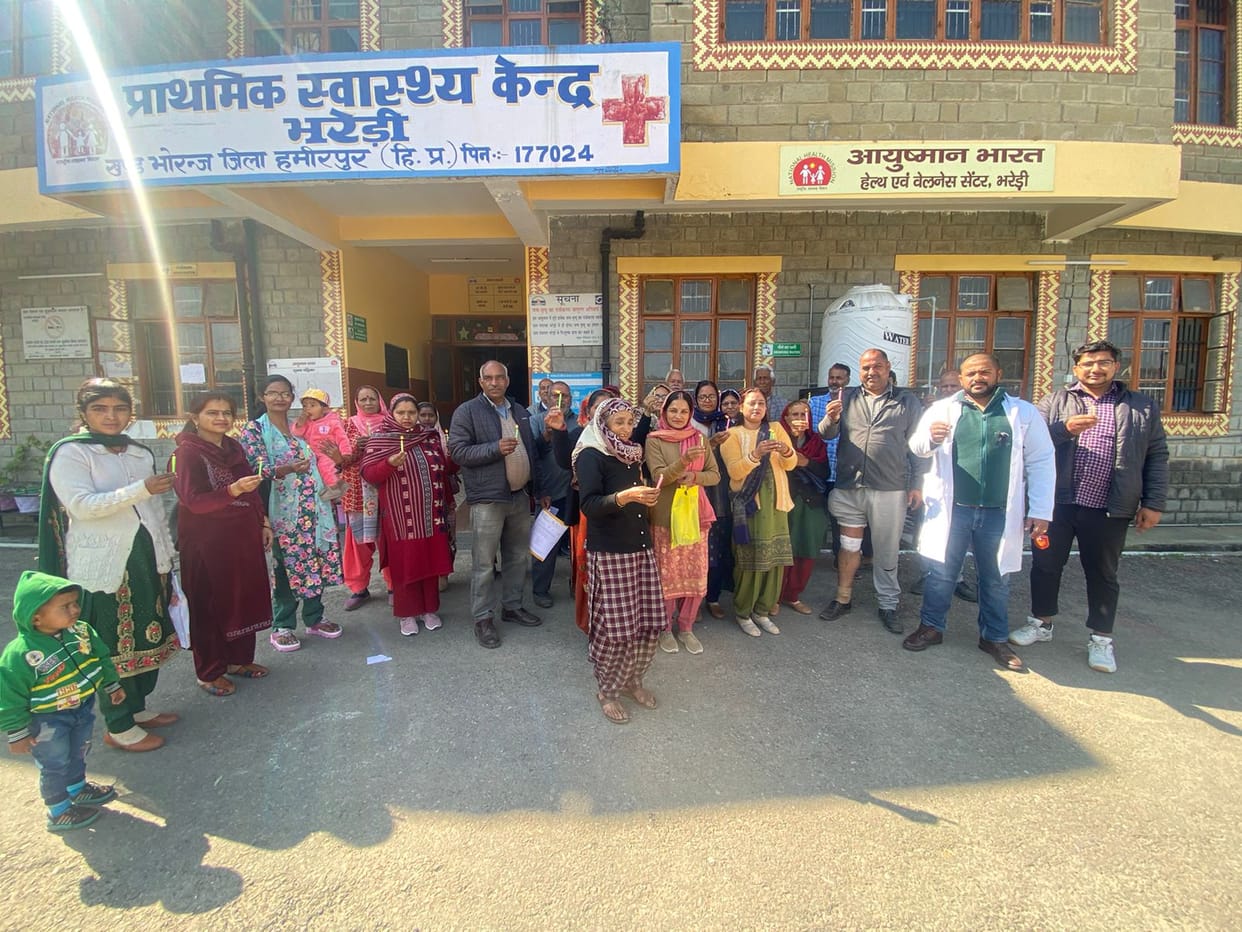People took out candle march in support of demands of doctors in Bharedi