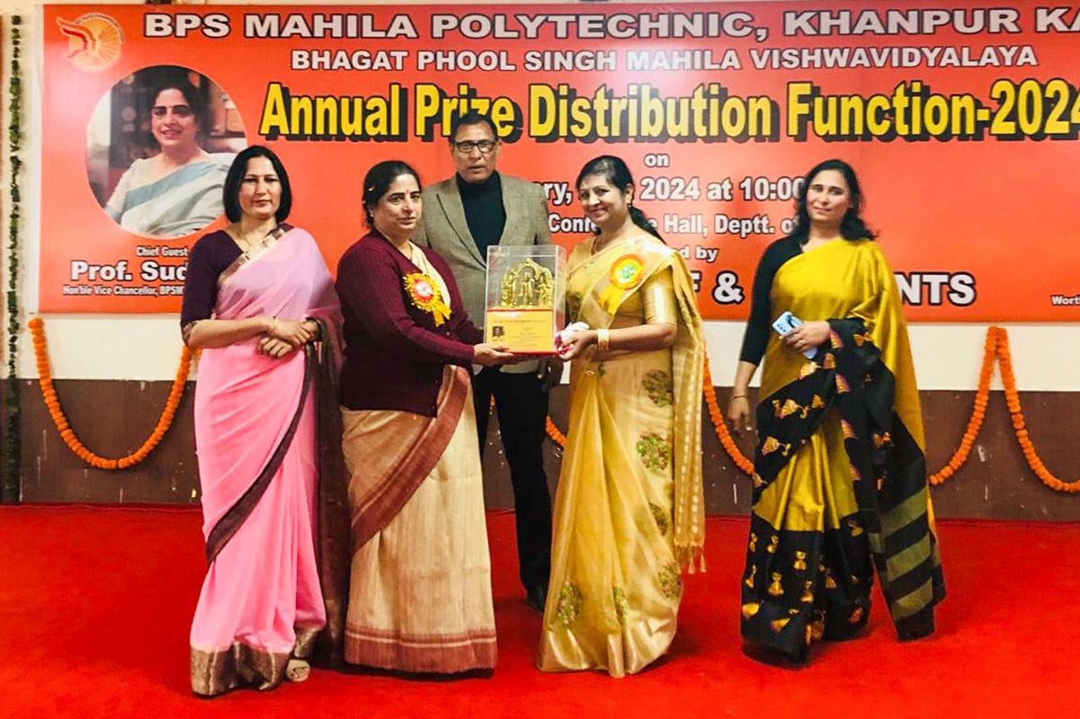 It is necessary to provide employment oriented education to girl students