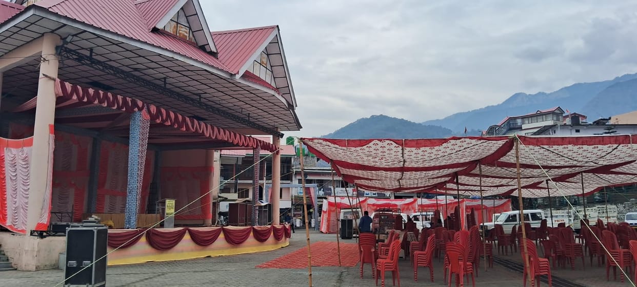 People waited for MP Indu Goswami for four hours