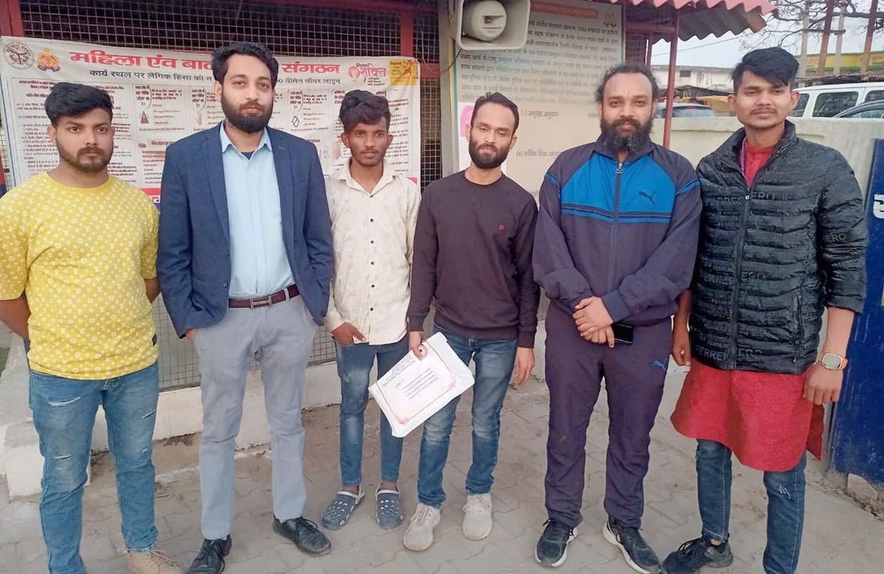 A person caught catching monkeys in Zarifnagar, 14 monkeys recovered