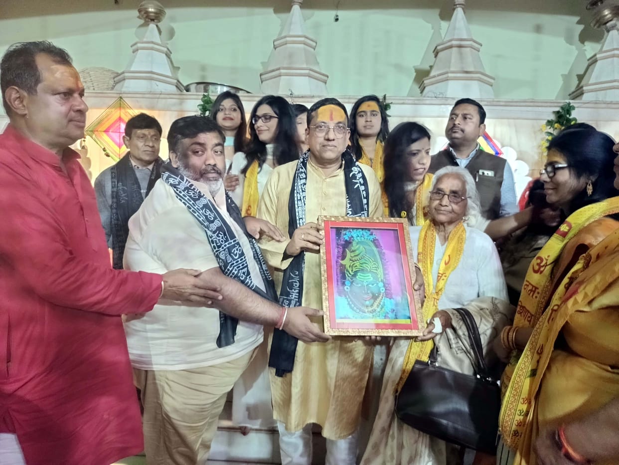 Mahakal decoration done in temples, Prasad distributed