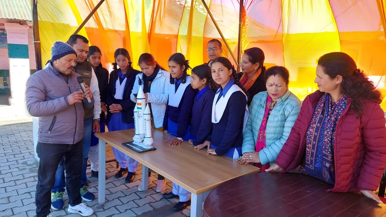 Anshu, Bhuvaneshwari, Tanuja and Ayush won