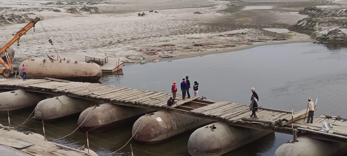 Kolaghat: Two damaged pontoons replaced, traffic still closed on second bridge
