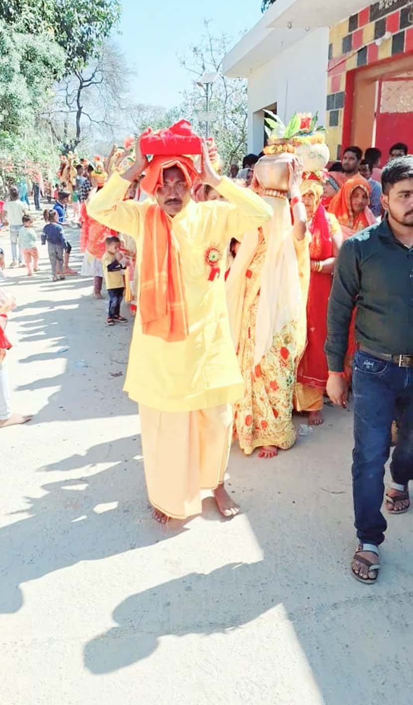 Kalash Yatra taken out before Katha in Risauli