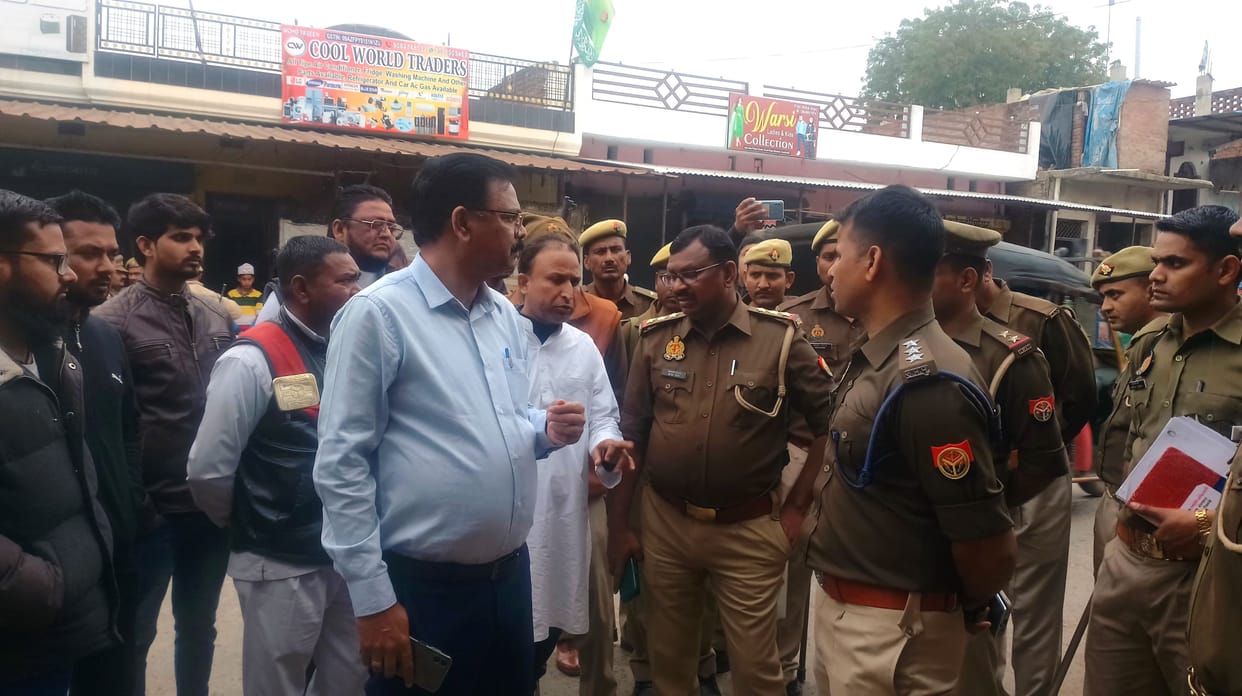 Illegal storage of firecrackers found at two places in Bharwari, preparation for FIR