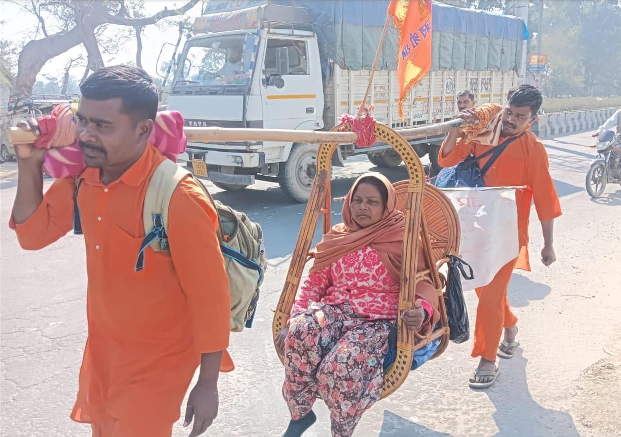 Two brothers from Saharanpur set out on Chardham Yatra to their mother in a palanquin