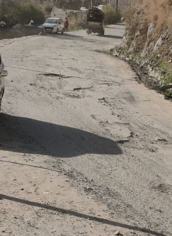 The condition of Kotkhai-Kyari Khaneti road is bad, people are upset.