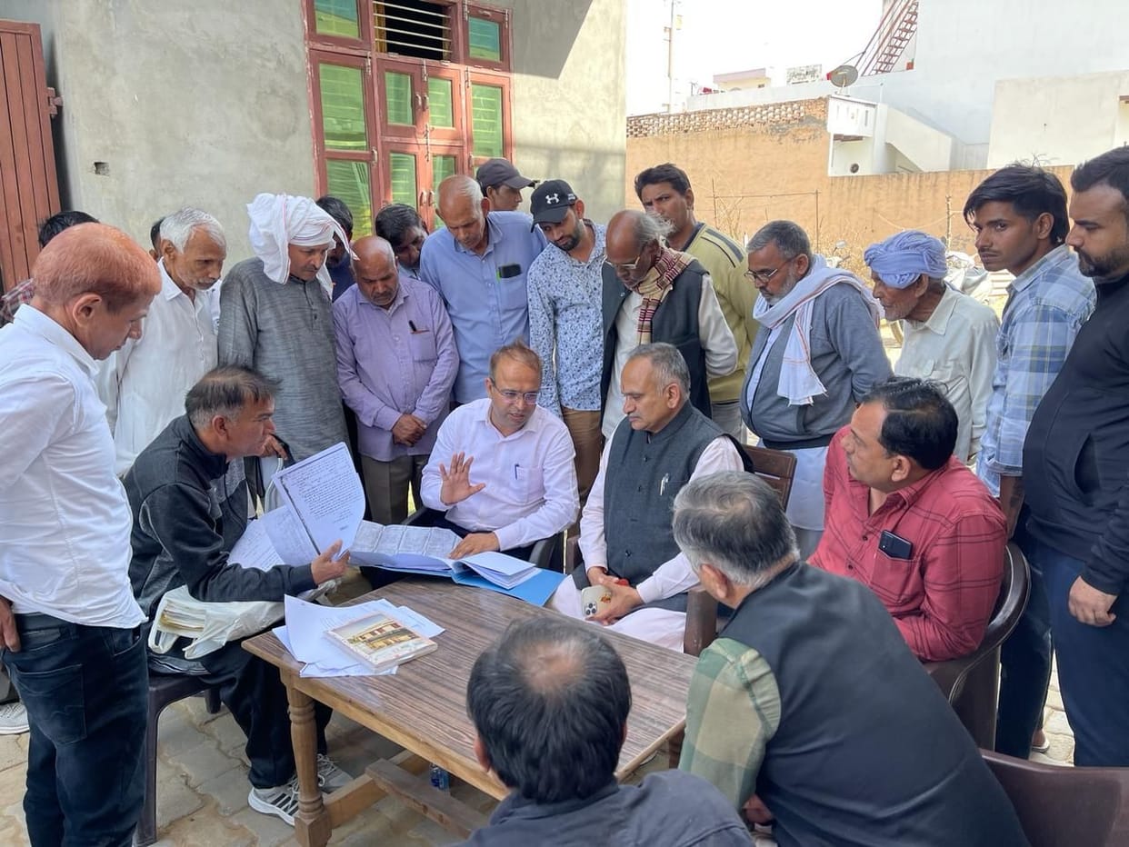 People held Panchayat regarding notice to demolish houses