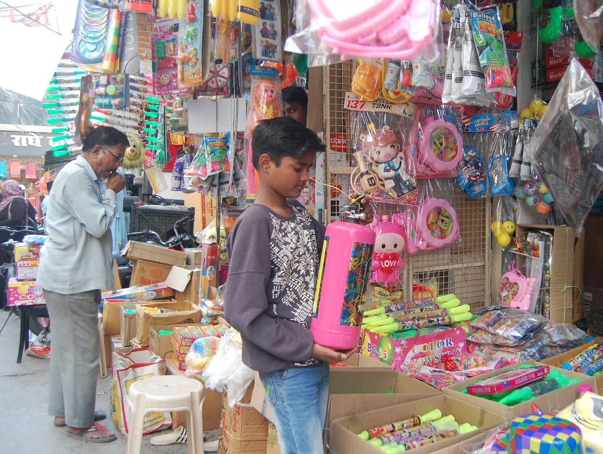 Holi market decorated, gulal will be showered from fire cylinder