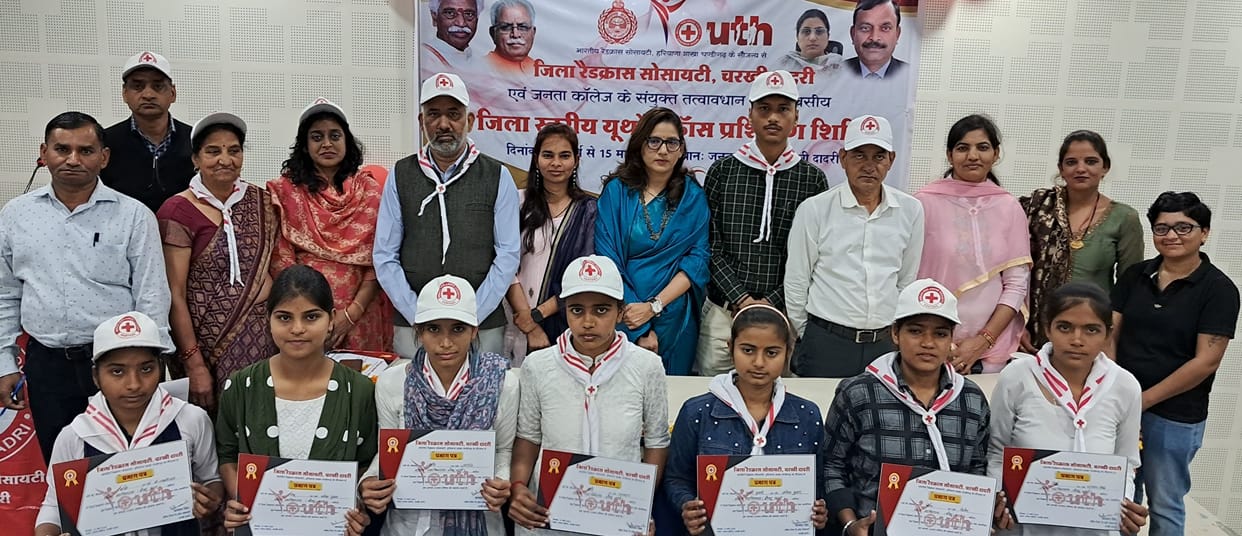 Rahul and Nidhi received the Best Youth Award