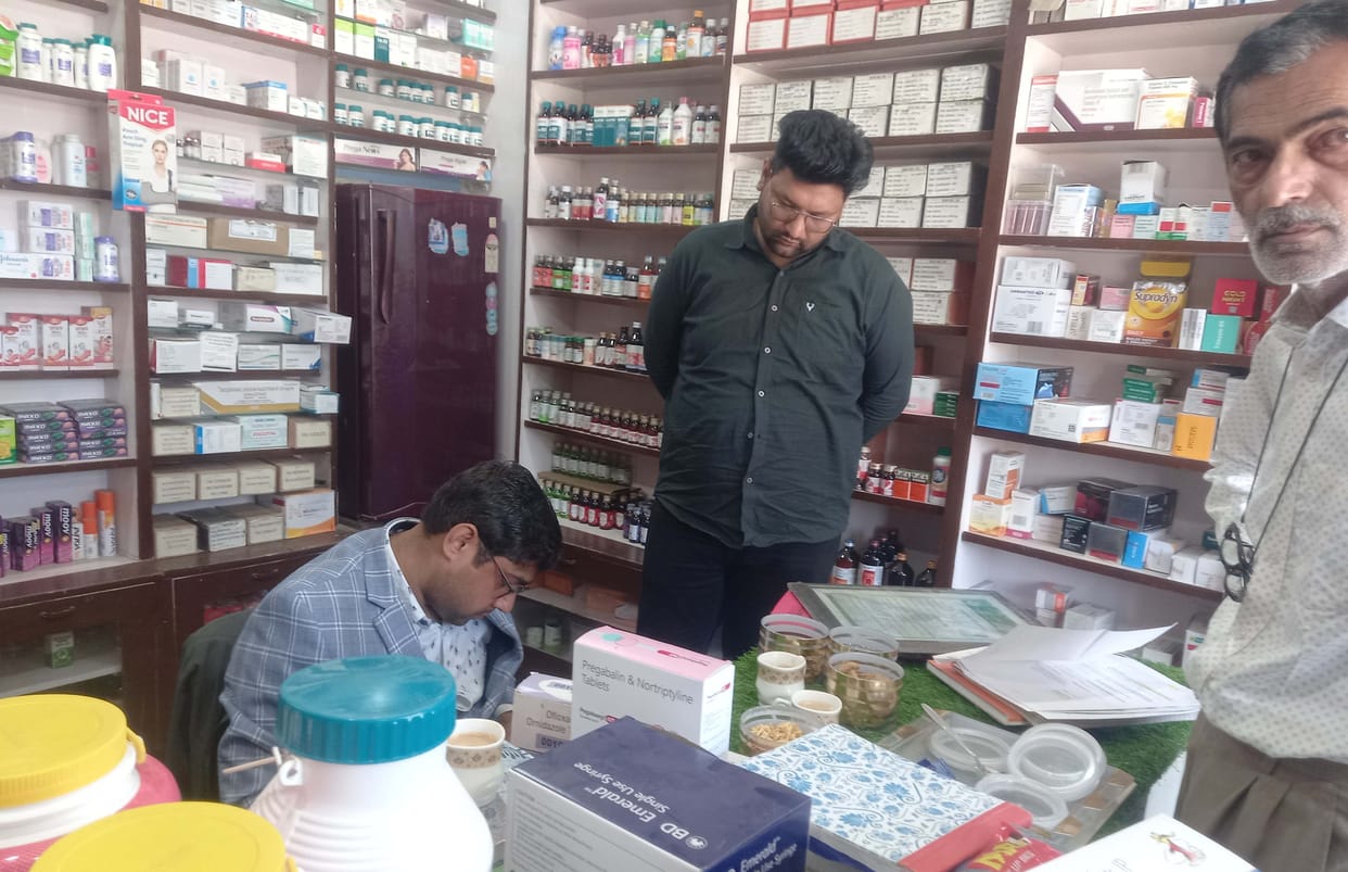 District Drug Control Department action on 4 medical stores in Odhan