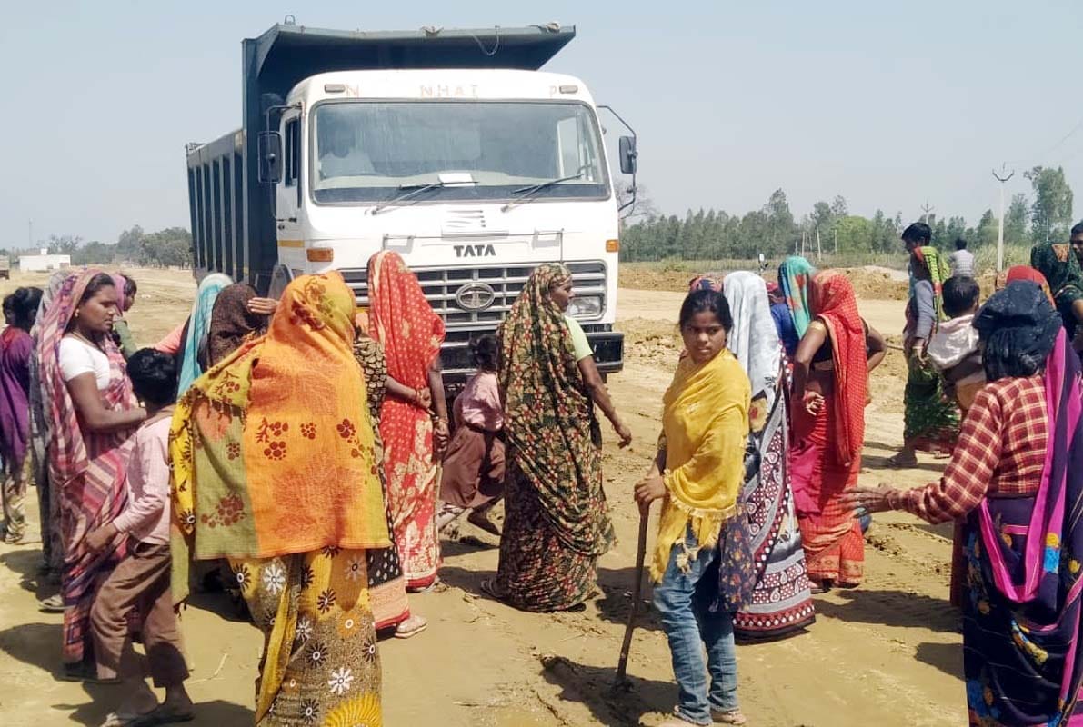 Women create ruckus over underpass not being built, dumper laden with soil stopped