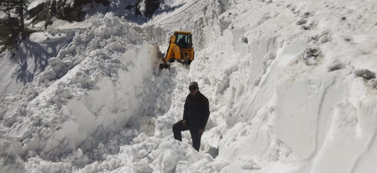 Glacier slips in March sun, traffic halted