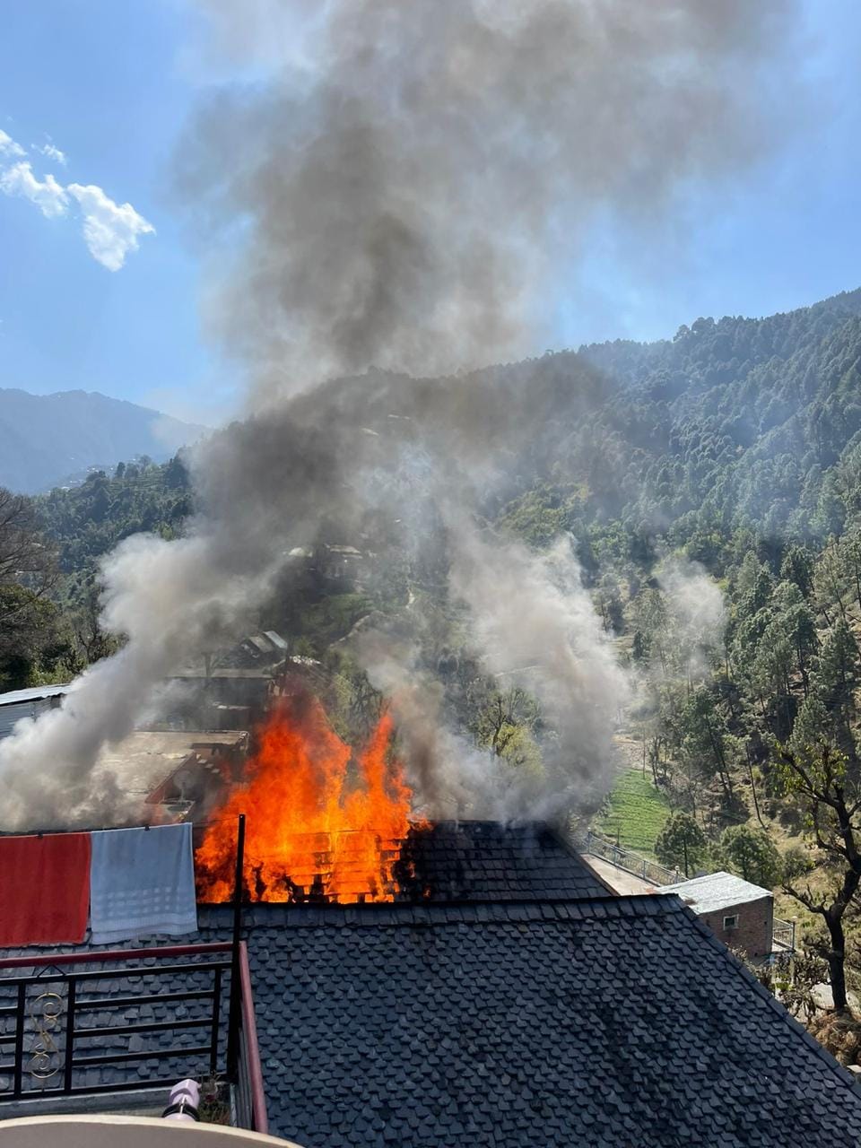 Fire breaks out in joint house of three families in Thachi