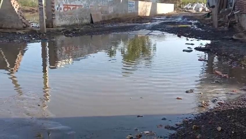 Leader did wonders in politics, ancestral village is in bad shape, villagers regret development