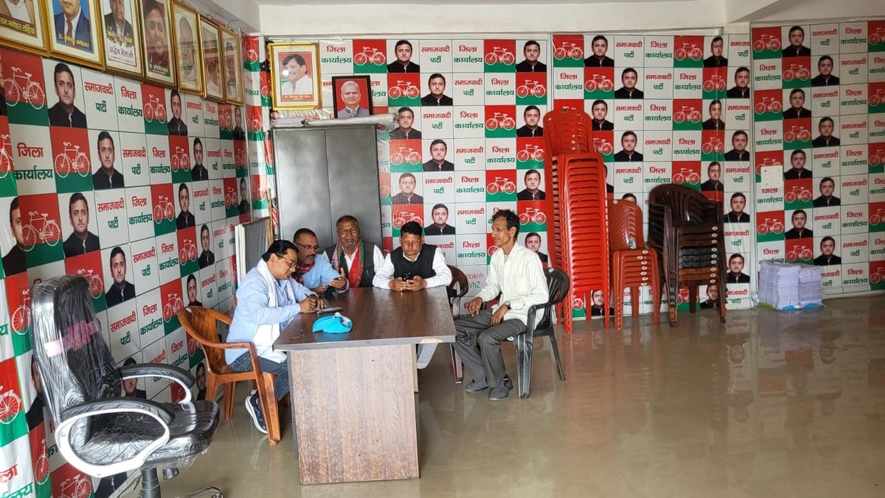 No movement at election offices of political parties