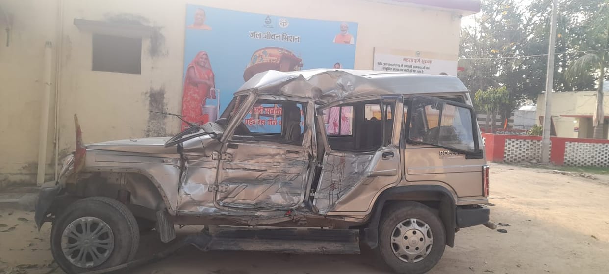 Car of devotees going to Purnagiri collides with truck, seven people injured...