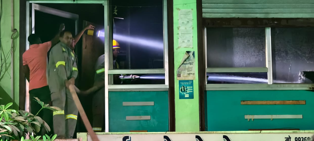 Fire breaks out in medical store, goods worth lakhs including medicines burnt