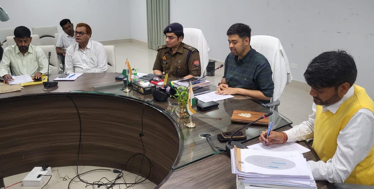 Election preparation: District divided into 12 zones, 112 sectors
