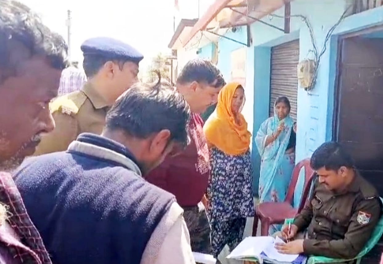 Girl death after Father hits with a brick while she playing outside the house in kashipur
