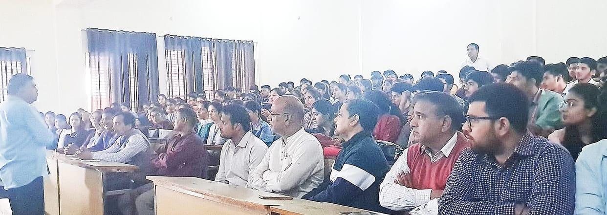 Conceptual clarity, inquisitive attitude key to success: Dr. Naveen