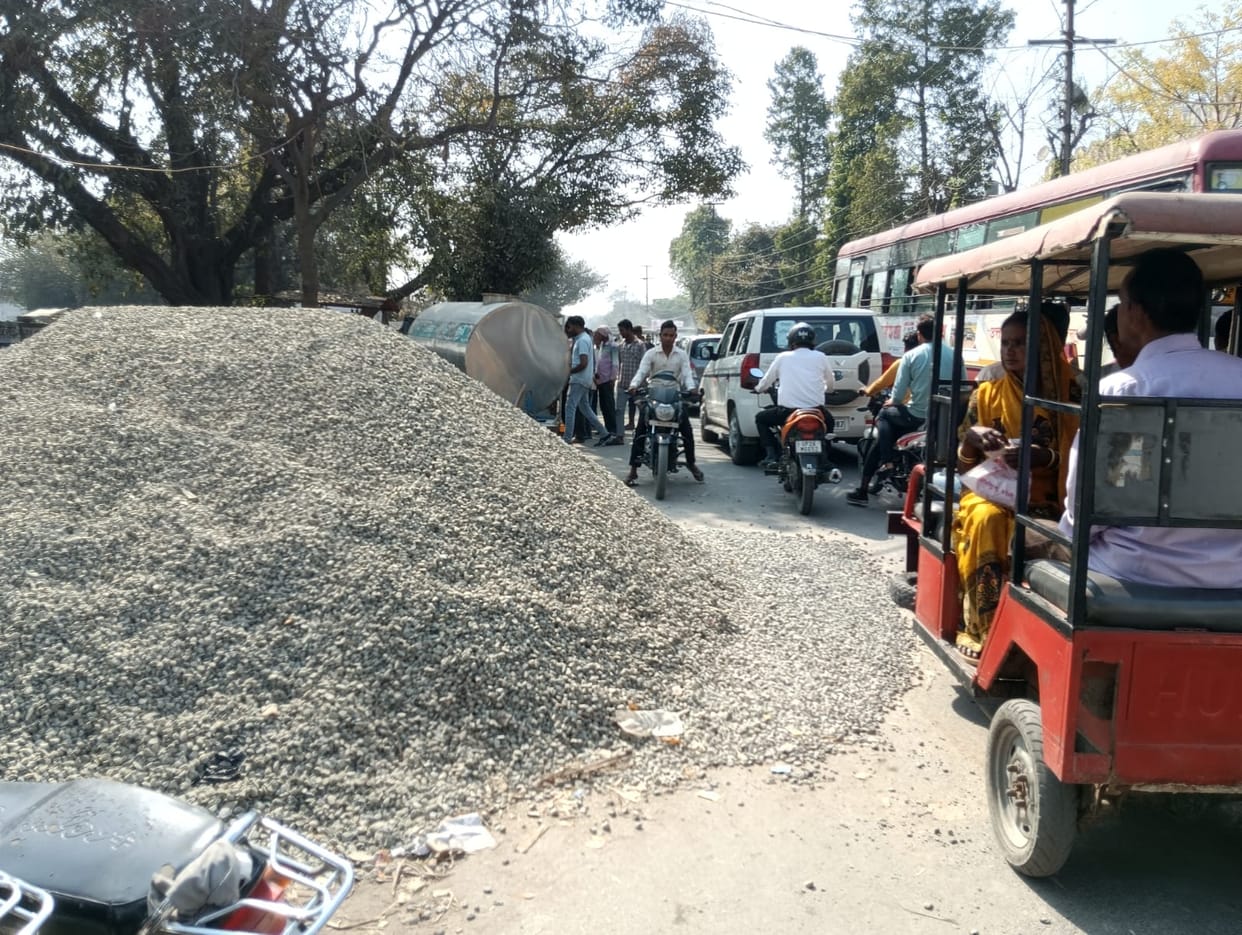 Soil taken out from digging of drains poured on footpath