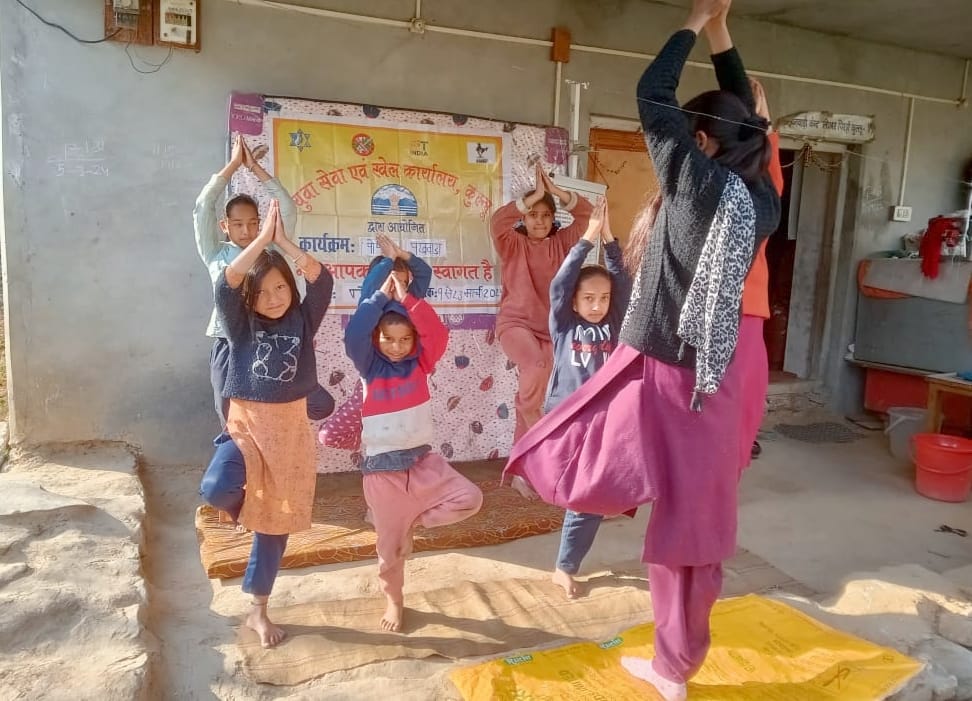 Told youngsters how to stay healthy through yoga