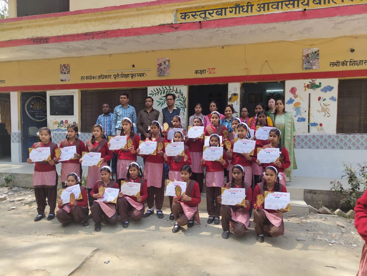 Sadhna got first place in quiz, Lilavati got first place in mehendi.