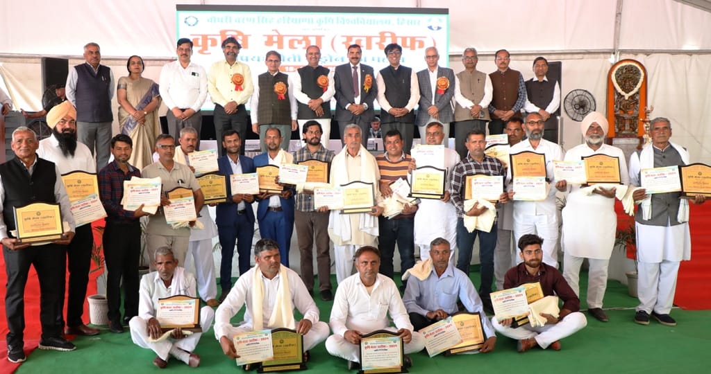 40 thousand farmers reached the agricultural fair in HAU on the first day, bought seeds worth Rs 21.08 lakh