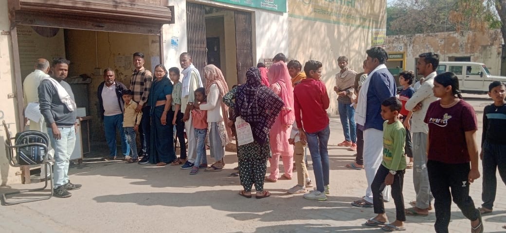 People are facing problems to update biometrics in Aadhar card.