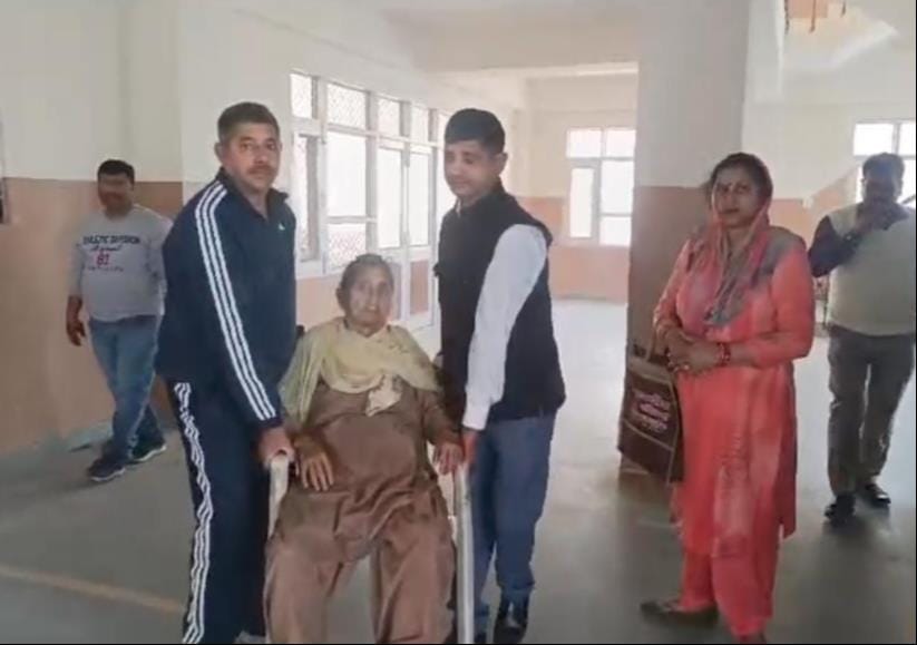 Lift of Mini Secretariat complex closed, people worried
