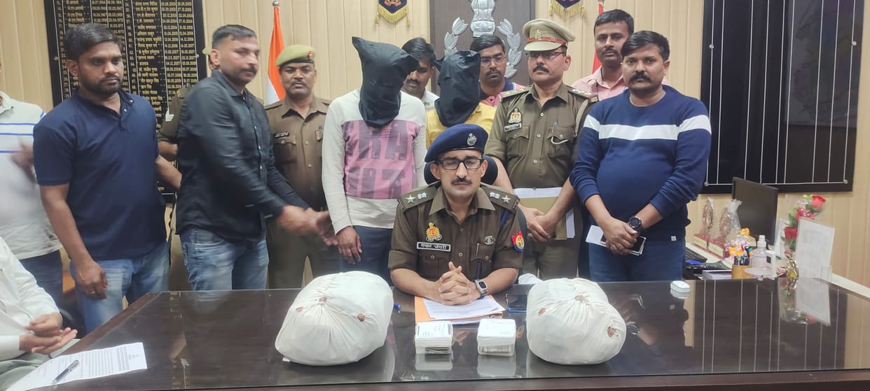 Eight and a quarter kilos of opium were being taken from Nepal to Lucknow