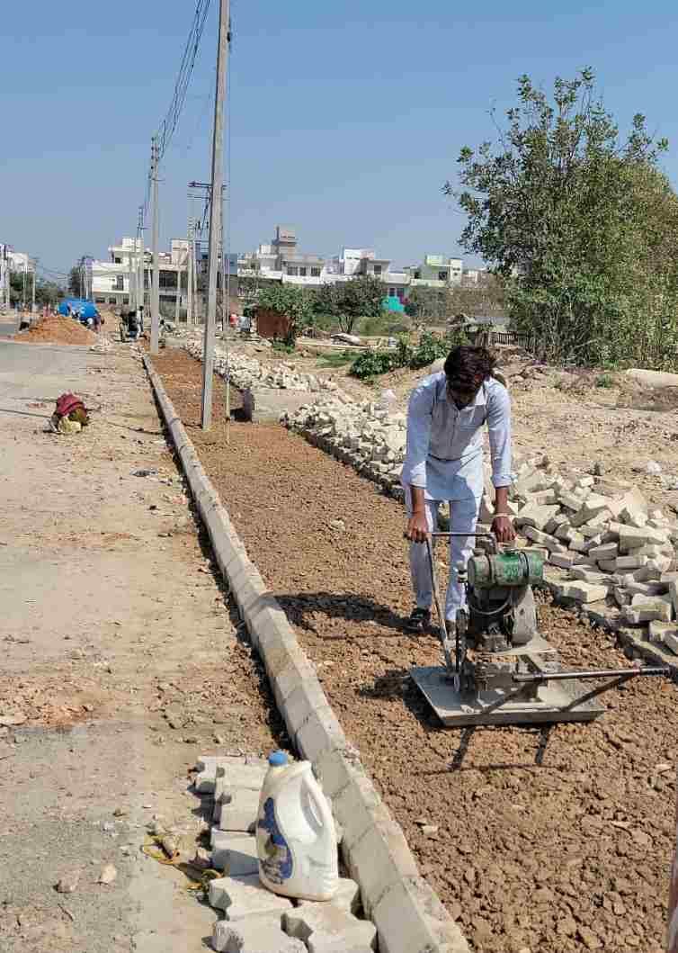 Repair work of sunken footpath started in Sector 14 Part Two