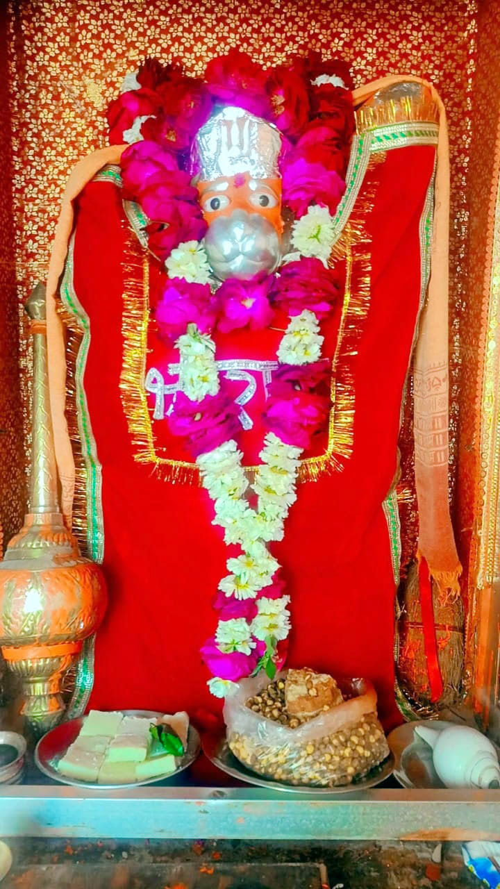 Every wish is fulfilled by offering chola to Baba.