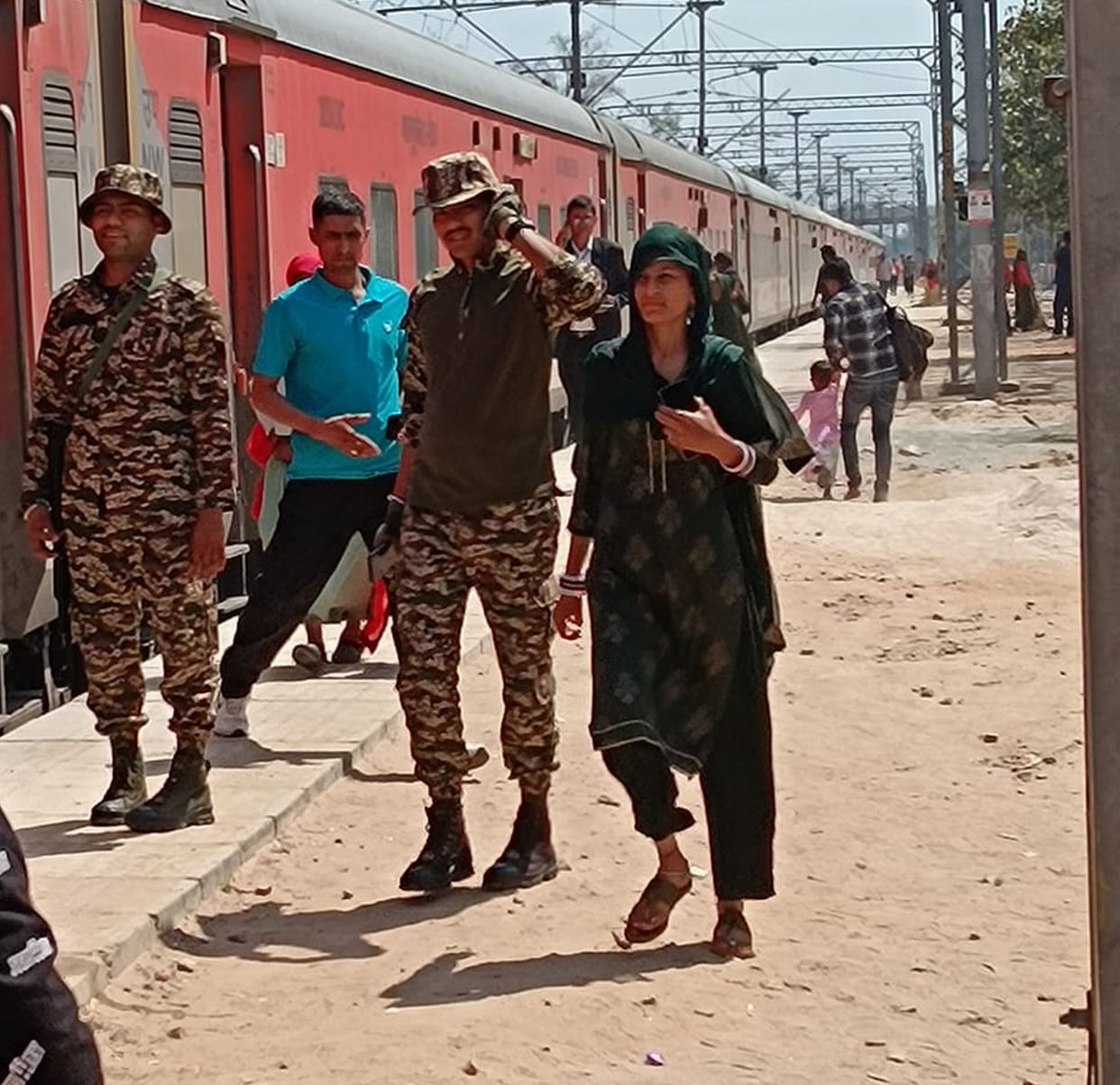 Vaishnodevi train stops at Dadri station